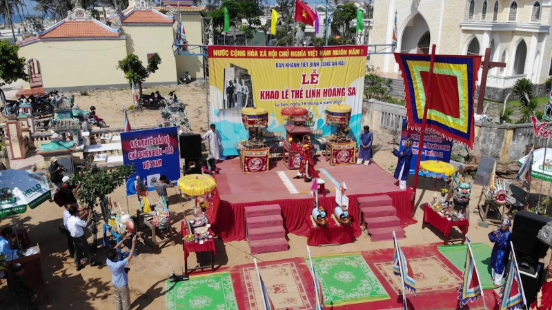 Thi&ecirc;ng li&ecirc;ng Lễ khao lề thế l&iacute;nh Ho&agrave;ng Sa