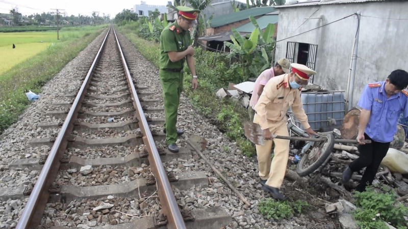 Băng qua đường sắt, một phụ nữ bị tàu hỏa tông tử vong