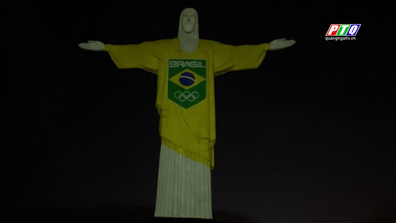 Tượng Chúa Cứu thế “đổi màu” chào đón Olympic Tokyo
