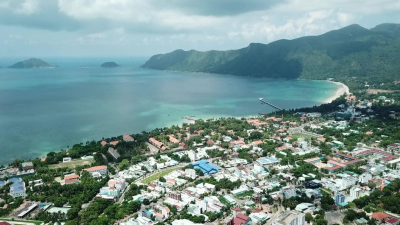 Nghiên cứu lắp đèn đêm sân bay Côn Đảo