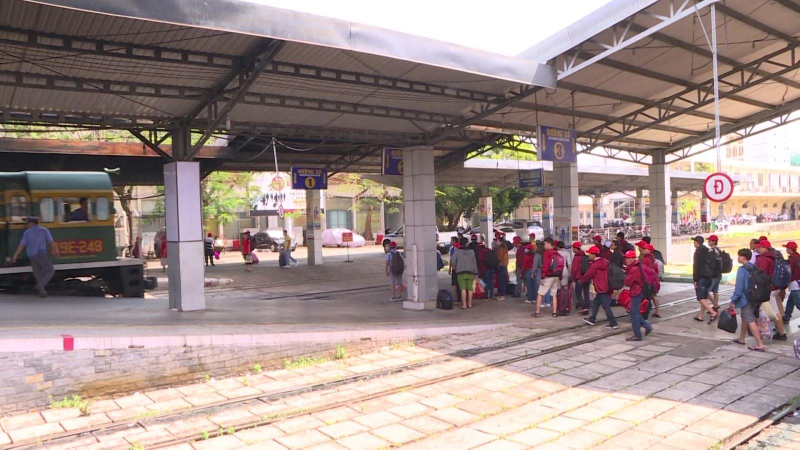 Đường sắt giảm giá 50% vé tàu cho trẻ em