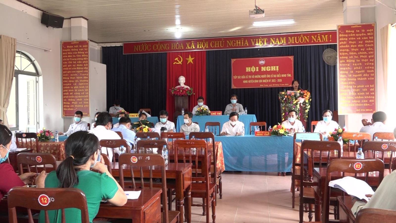 Tiếp xúc cử tri, vận động bầu cử tại Bình Sơn