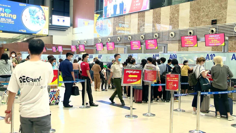 H&atilde;ng h&agrave;ng kh&ocirc;ng trả ph&iacute; s&acirc;n bay thu hộ, nhưng t&iacute;nh c&ocirc;ng gần hết