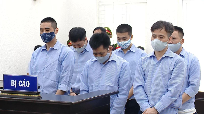 X&eacute;t xử 4 Thanh tra giao th&ocirc;ng bảo k&ecirc; logo &ldquo;xe vua&rdquo;