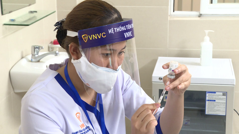 Tiêm hết vắc xin đã nhập trước 15/5