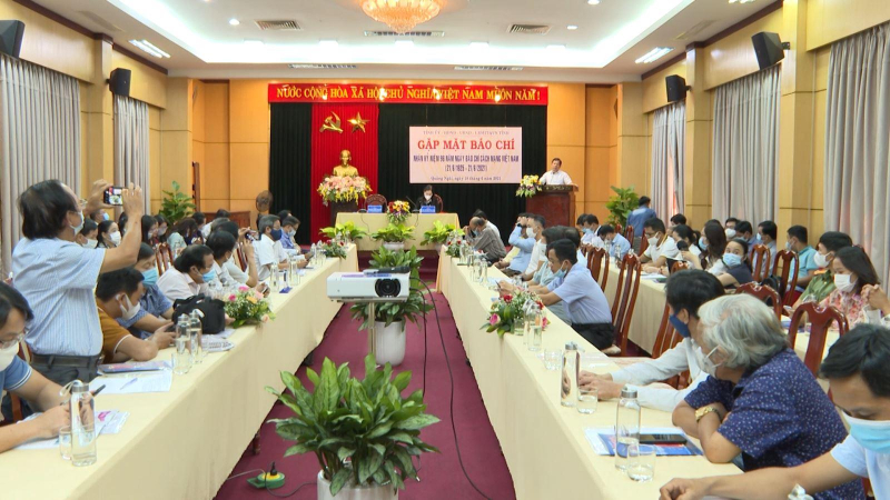 Quảng Ng&atilde;i: Gặp mặt b&aacute;o ch&iacute; nh&acirc;n kỉ niệm 96 năm ng&agrave;y B&aacute;o ch&iacute; c&aacute;ch mạng Việt Nam