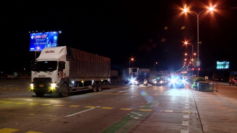 Không kiểm tra xe chở hàng thiết yếu đến vùng dịch