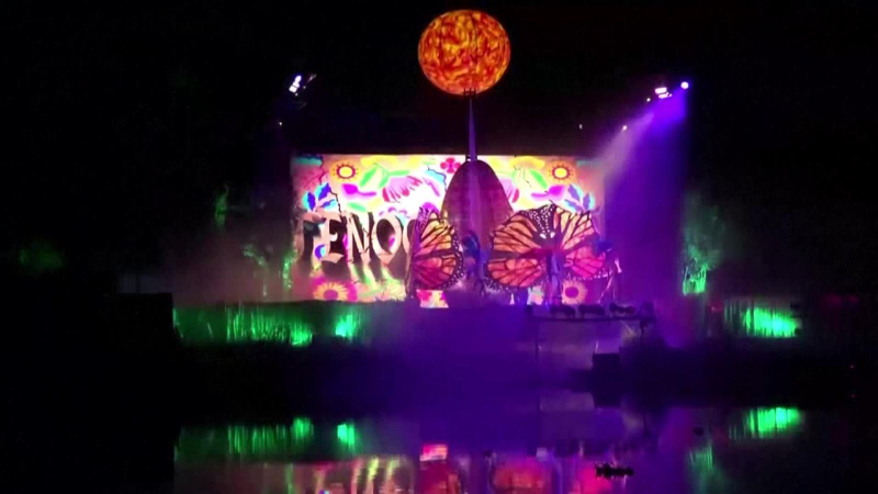 Biểu diễn nghệ thuật tại vườn nổi Xochimilco