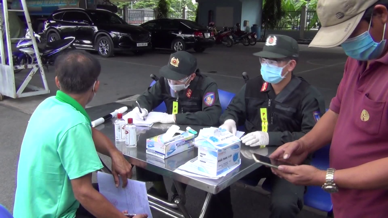 Người dân TP. HCM không ra đường sau 18h