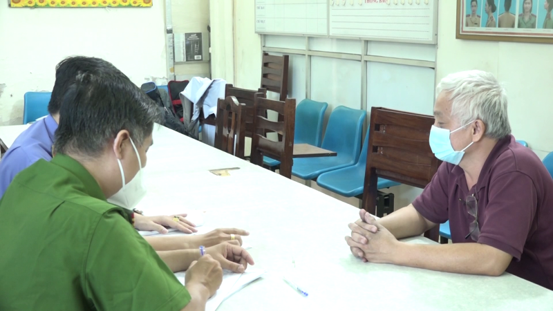 Khởi tố đối tượng tung tin giả lực lượng chống dịch