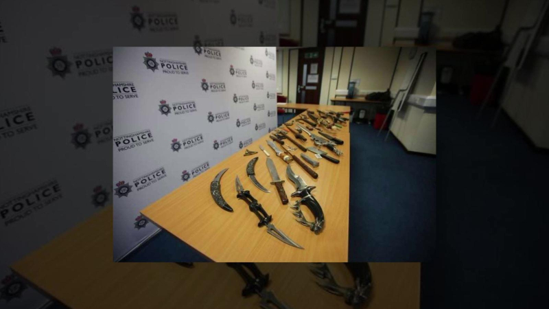 Anh thực thi lệnh cấm vũ khí sát thương mới