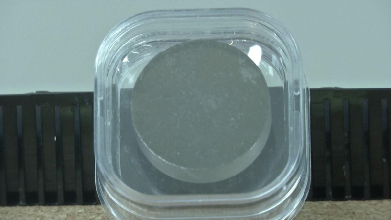 Trung Quốc nghiên cứu mẫu đất đá từ Mặt Trăng