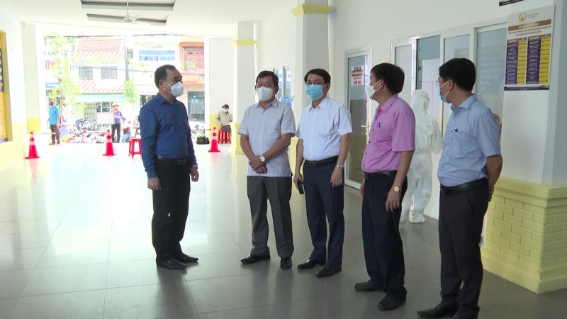 CHỦ TỊCH UBND TỈNH KIỂM TRA PHÒNG, CHỐNG DỊCH COVID-19