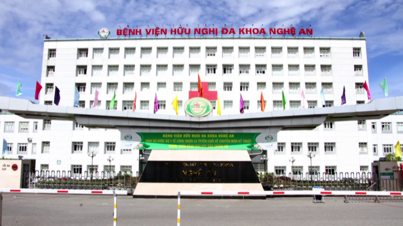 Bệnh nh&acirc;n COVID-19 đầu ti&ecirc;n tử vong tại Nghệ An