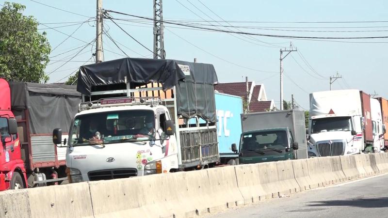 Tài xế xe tải vào Quảng Ngãi phải có xét nghiệm âm tính Sars- Cov-2