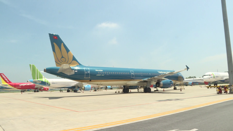 Tạm dừng khai thác đường bay TP. HCM - Vinh