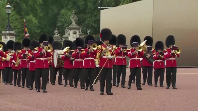 Nghi thức đổi gác ở cung điện Buckingham