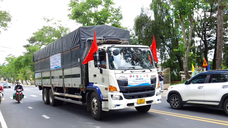 L&acirc;m Đồng hỗ trợ n&ocirc;ng sản cho người d&acirc;n TP. HCM