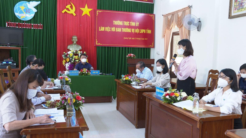 Phó Bí thư thường trực Tỉnh ủy Đặng Ngọc Huy làm việc với Hội phụ nữ tỉnh
