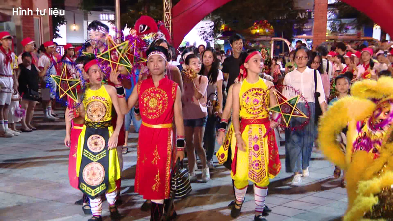 Chăm lo cho trẻ em nhân dịp Tết Trung Thu