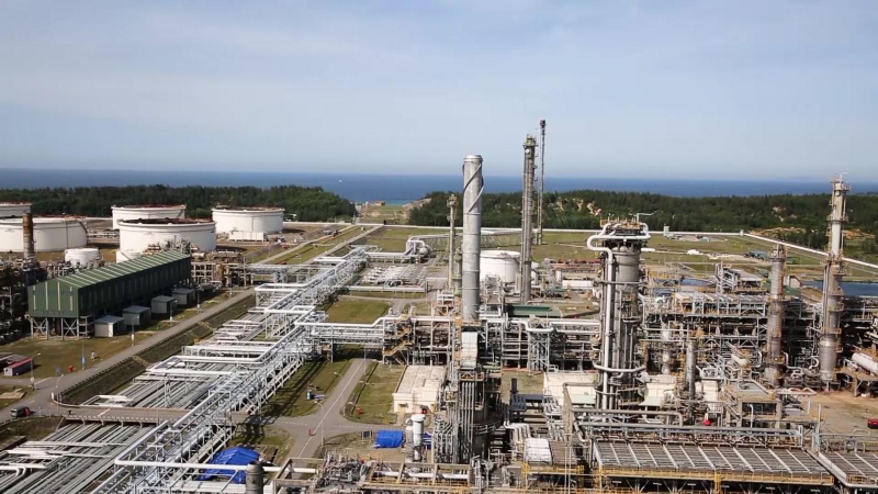 Quảng Ngãi kiến nghị Thủ tướng giảm nhập khẩu xăng dầu để gỡ khó nhà máy trong nước