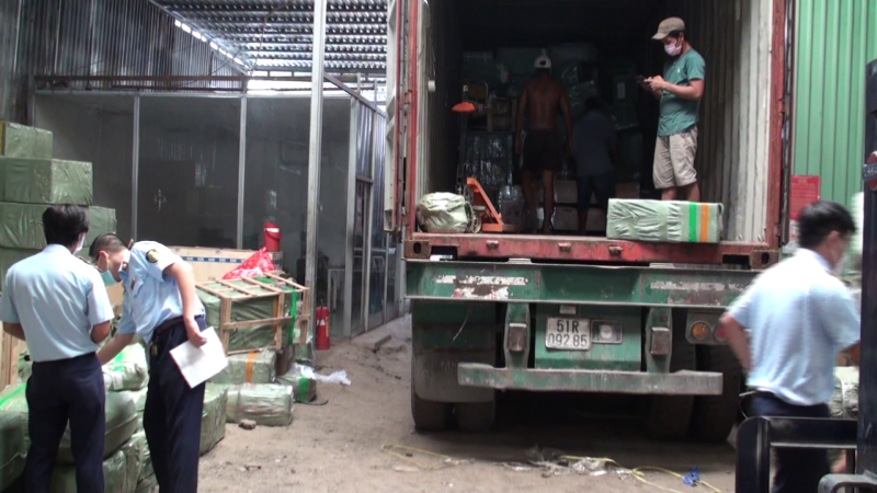 Thu giữ nhiều máy oxy điều trị Covid-19 nhập lậu