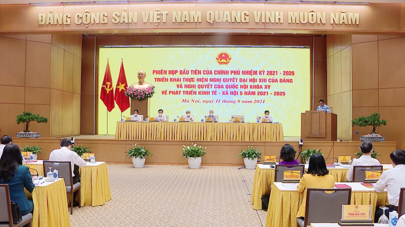 Ch&iacute;nh phủ nhiệm kỳ kh&oacute;a XV họp phi&ecirc;n đầu ti&ecirc;n