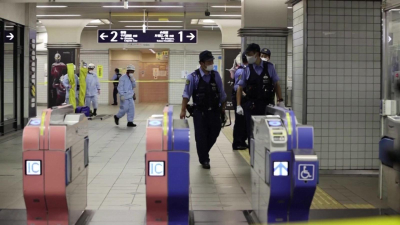 Tấn công bằng dao trên tàu điện ở Tokyo