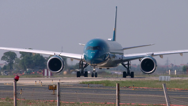 Kiến nghị cấp thẻ luồng xanh cho phương tiện chở khách lên sân bay Nội Bài