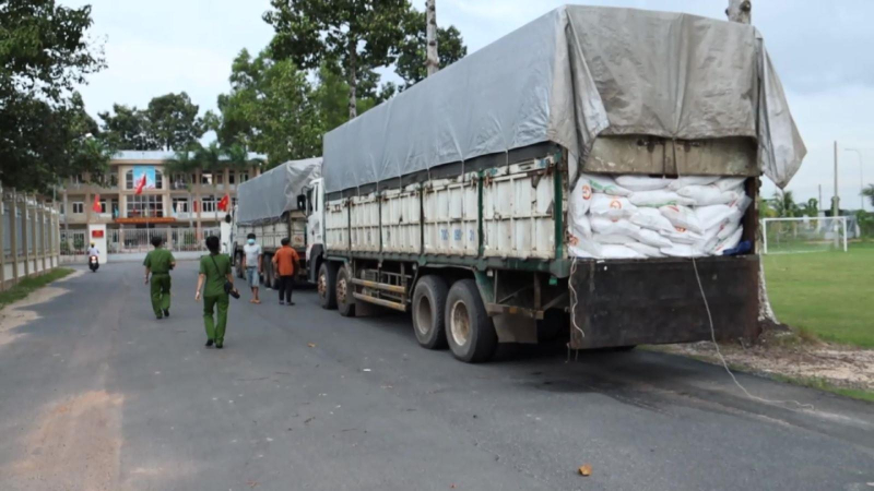 Tây Ninh bắt vụ buôn lậu hơn 170 tấn đường
