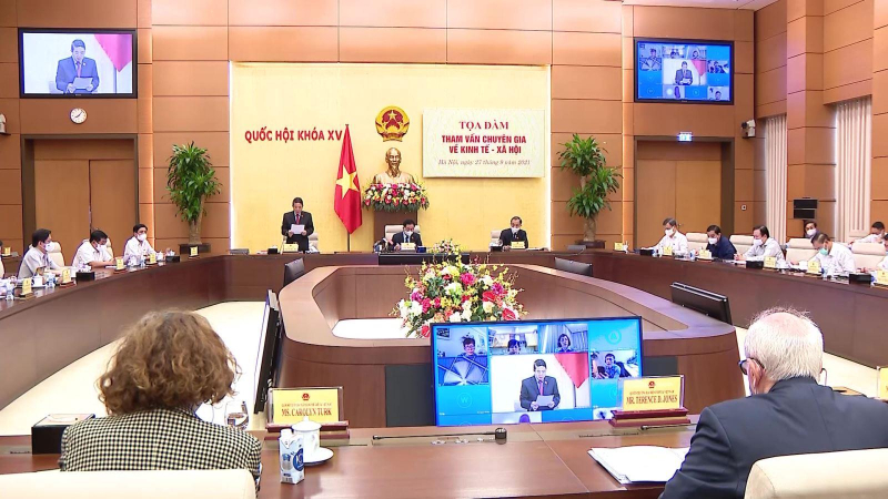Quốc hội tham vấn chuyên gia về kinh tế - xã hội