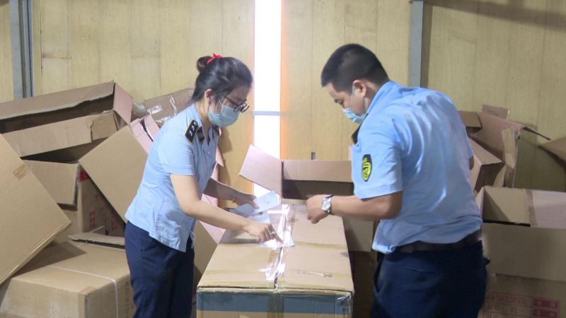 Nam Định triệt phá kho đồ chơi không rõ nguồn gốc