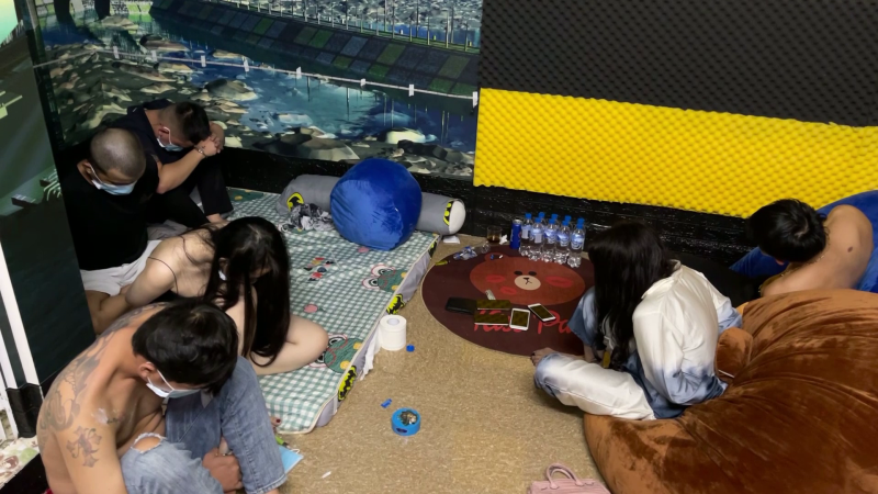 Triệt phá ổ ma túy núp bóng shop thời trang