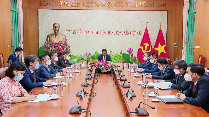 Chủ nhiệm Ủy ban Kiểm tra Trung ương điện đ&agrave;m với B&iacute; thư Ủy ban Kiểm tra Kỷ luật Trung ương Trung Quốc