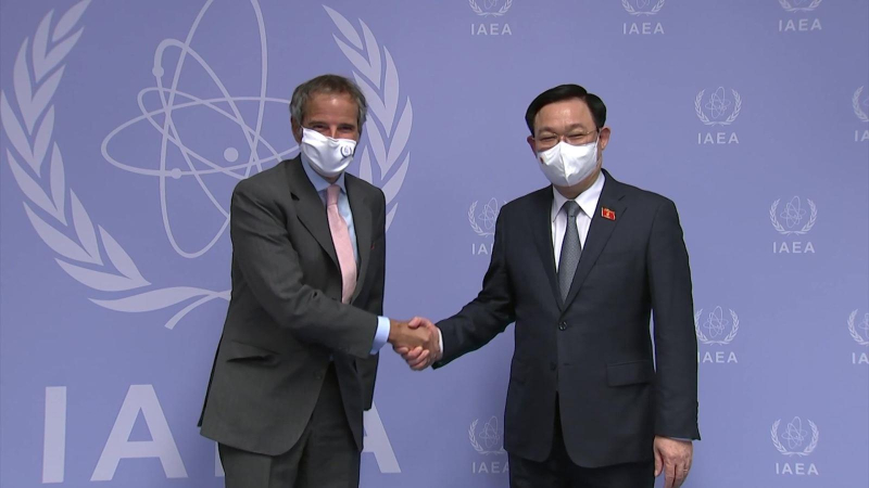 Chủ tịch Quốc hội gặp Tổng Giám đốc IAEA