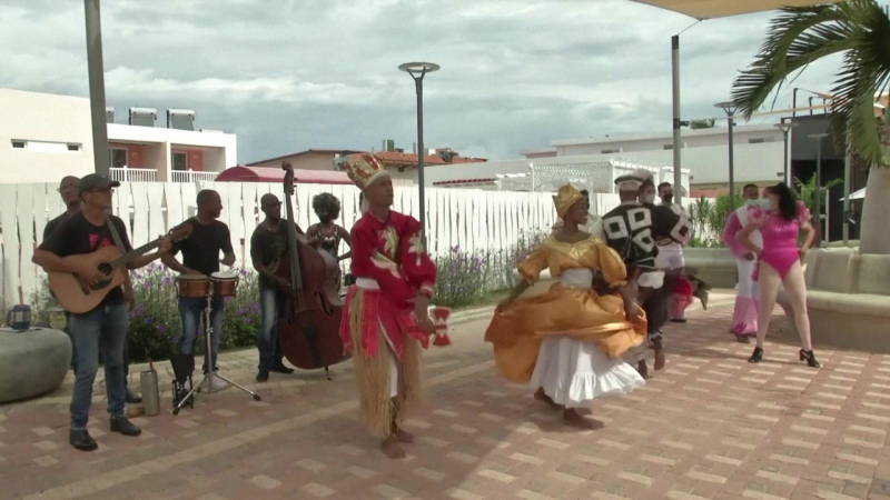 Cuba tăng tốc độ tiêm chủng để mở cửa du lịch