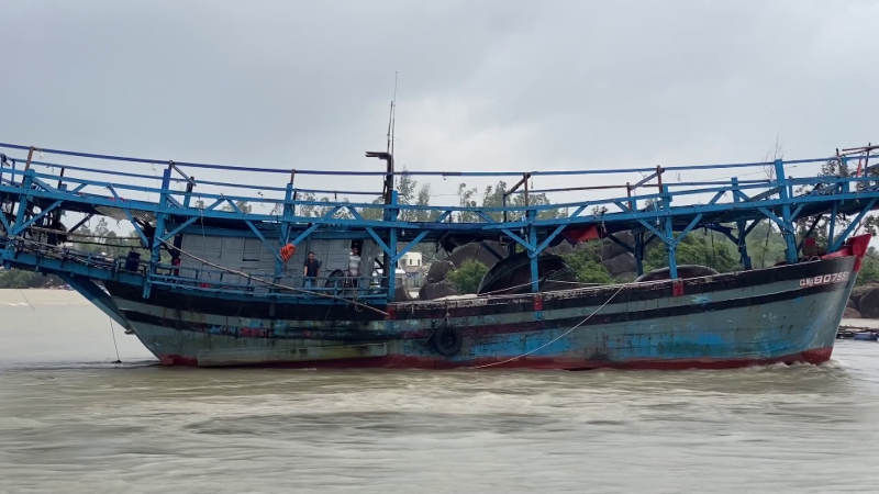 Quảng Ngãi, 03 người dân mất tích ở cửa biển Sa Cần