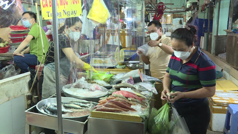 Chợ mở lại, tăng nguồn cung thực phẩm cho TP Hồ Chí Minh