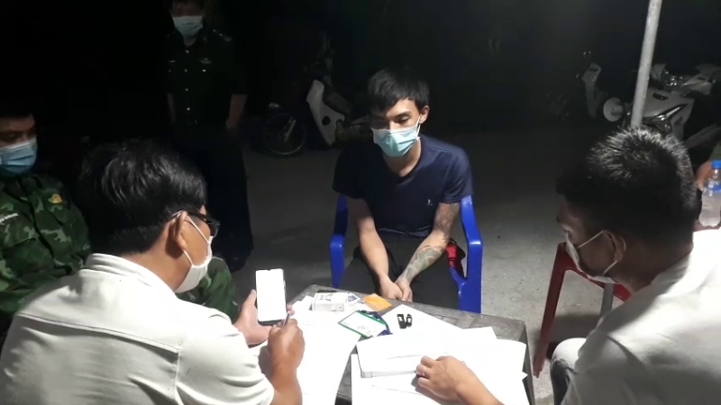 Bắt đối tượng vượt chốt kiểm soát dịch vận chuyển trái phép ma túy