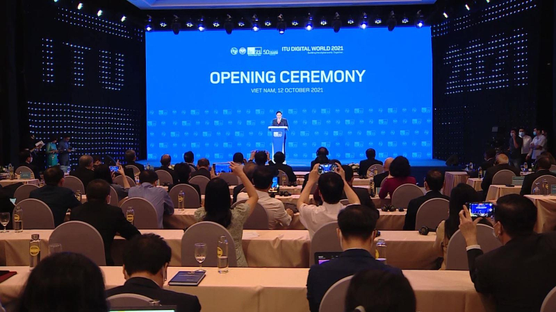 Thủ tướng dự hội nghị Bộ trưởng và Triển lãm Thế giới số