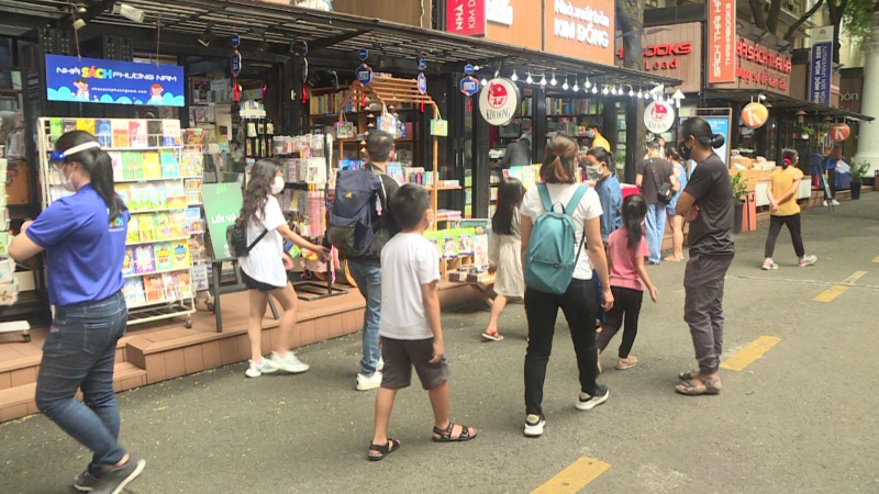 Đường Sách TP Hồ Chí Minh mở cửa trở lại