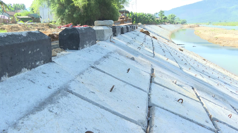 Dân Hành Tín Đông vui vì kè chống sạt lở sắp hoàn thành