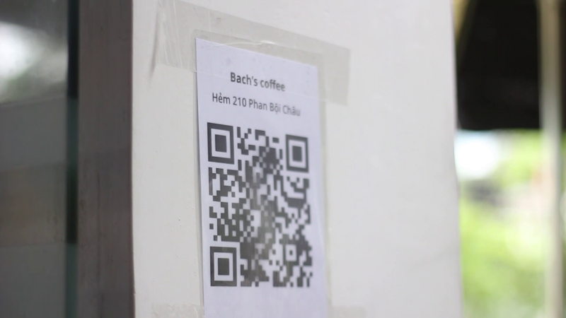 H&agrave;ng qu&aacute;n đ&atilde; chuẩn bị qu&eacute;t m&atilde; QR cho kh&aacute;ch từ s&aacute;ng mai