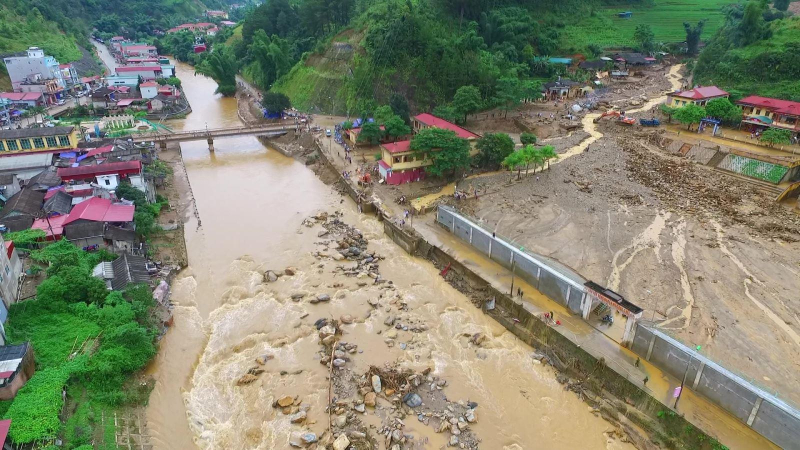 Quảng Ngãi, Bình Định sơ tán dân do lũ.