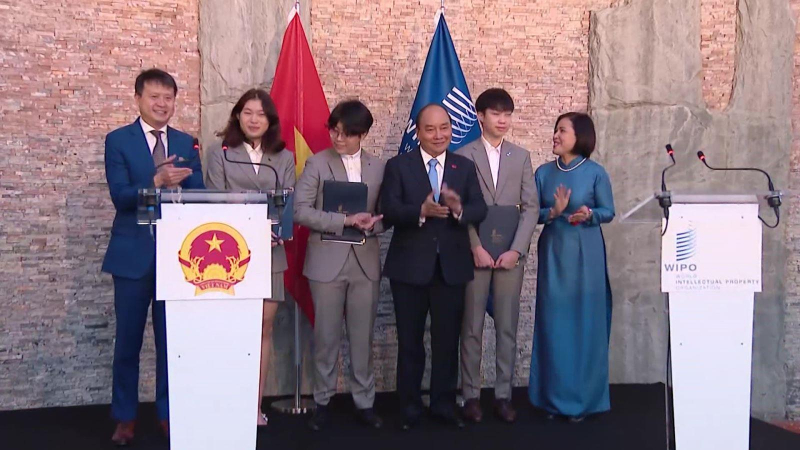 Chủ tịch nước chứng kiến lễ trao Danh hiệu Đại sứ trẻ về Sở hữu trí tuệ của WIPO