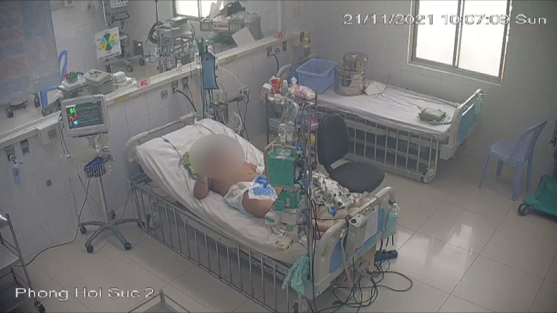 Cứu sống hai trẻ mắc Covid nguy kịch