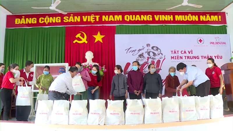 Phát huy vai trò cầu nối trong các hoạt động nhân đạo