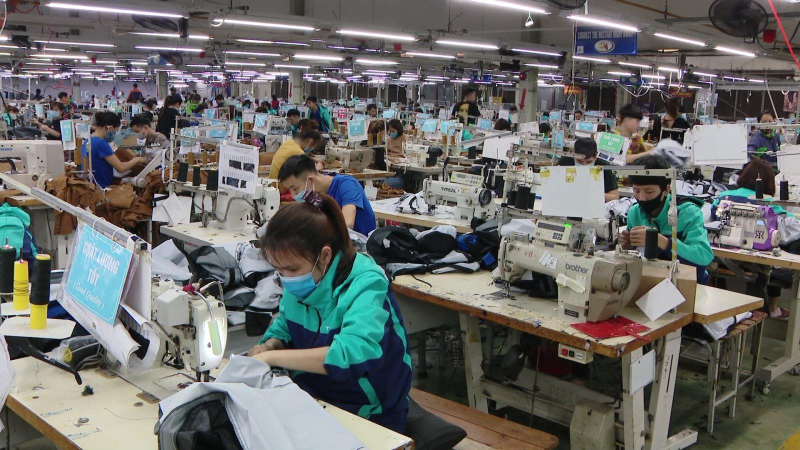 Nghỉ hưu trước tuổi được hỗ trợ thêm lương