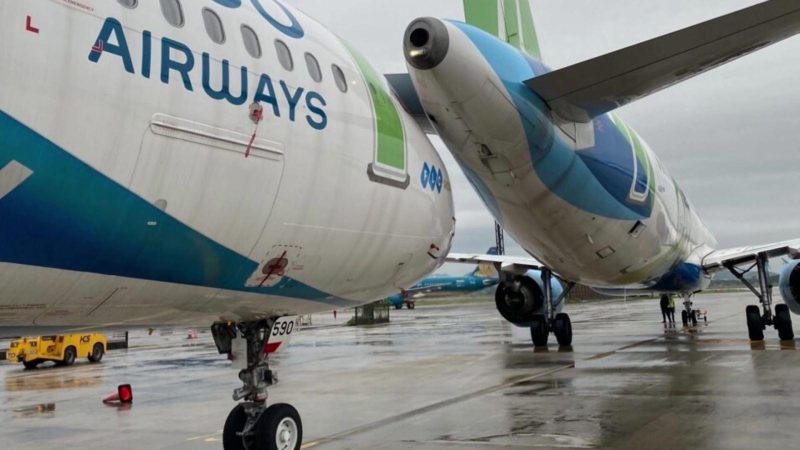 Hai máy bay va chạm tại sân bay Nội Bài