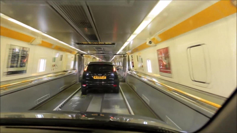 Pháp tạm đình chỉ quy định cấm quá cảnh với người Anh ở EU